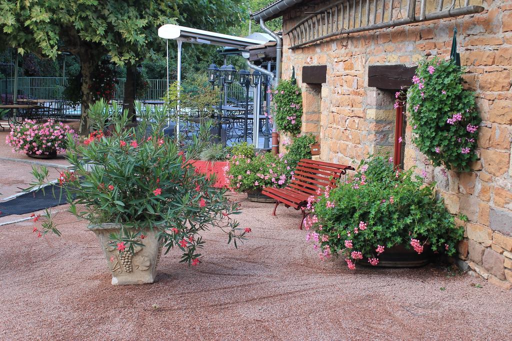 Hotel Restaurant Le Moulin De Saint Verand Exterior foto